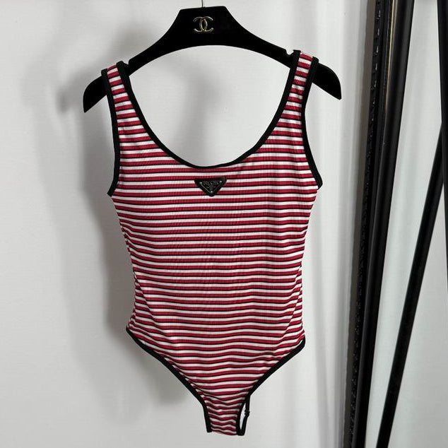 Traje de baño a rayas